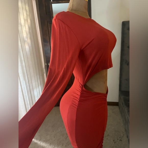 Dress - Picture 6 of 7